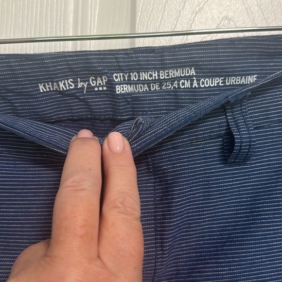 EUC Gap Bermuda shorts - Picture 2 of 4